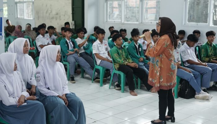Edukasi Literasi Keuangan Siswa, MA PK Al Hikmah Gandeng BEI Jabar dan OJK Tasik