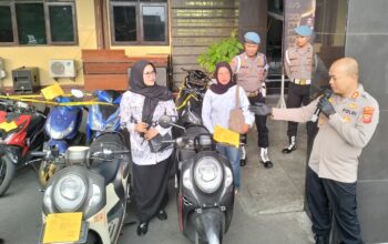 Belasan Motor Honda Terparkir di Kantor Polisi Tasikmalaya