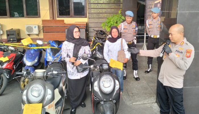 Belasan Motor Honda Terparkir di Kantor Polisi Tasikmalaya