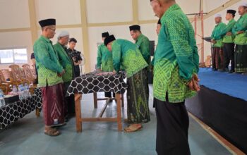Pengukuhan Struktur HAMIDA Kalbar: Pimpinan Umum Pesantren Miftahul Huda Tegaskan Peran Strategis Alumni untuk Umat
