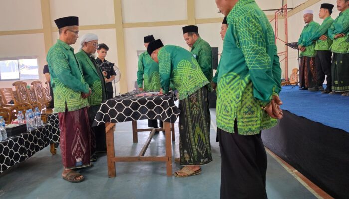 Pengukuhan Struktur HAMIDA Kalbar: Pimpinan Umum Pesantren Miftahul Huda Tegaskan Peran Strategis Alumni untuk Umat