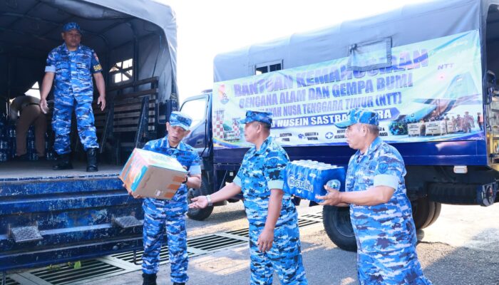 Wujud Kepedulian, Lanud Husein Sastranegara Distribusikan Logistik Bantuan Kemanusiaan ke NTT