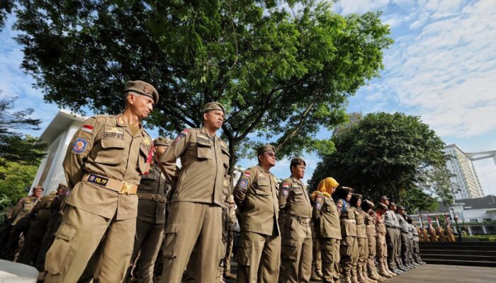 Satpol PP Kota Bandung Terjunkan Peleton Khusus Sikat PKL dan Reklame Liar ​
