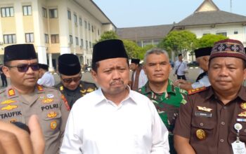 Sikapi Kemarau Panjang dan Karhutla, Pemkab Sumedang Gelar Shalat Istisqa hingga Siapkan Masker Gratis