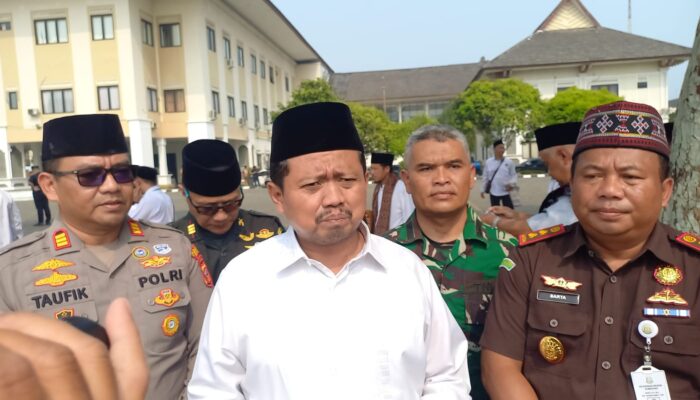 Sikapi Kemarau Panjang dan Karhutla, Pemkab Sumedang Gelar Shalat Istisqa hingga Siapkan Masker Gratis