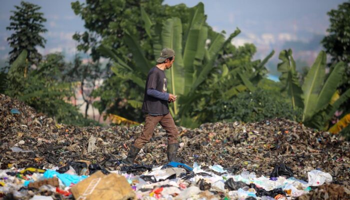 Pemkot Bandung Wanti-wanti Bahaya Bakar Sampah di Musim Kemarau