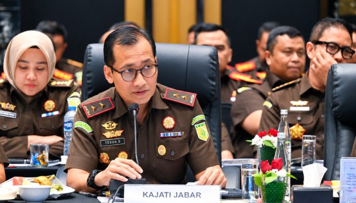 Kajati Jabar Tegaskan Komitmen Integritas dan Kolaborasi APH saat Terima Komisi III DPR RI