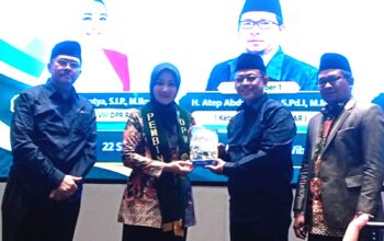 Atalia Praratya Dikukuhkan Jadi Dewan Pembina FKDT Jabar, Soroti Kesejahteraan Guru Ngaji