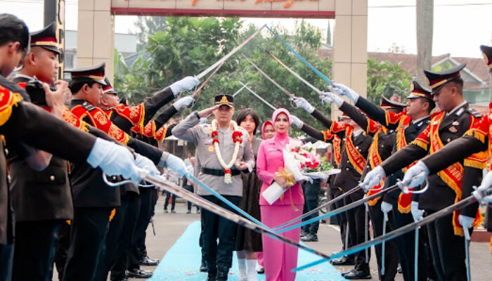 Kombes Tri Suhartanto Resmi Nahkodai Polresta Bandung Gantikan Kombes Aldi Subartono