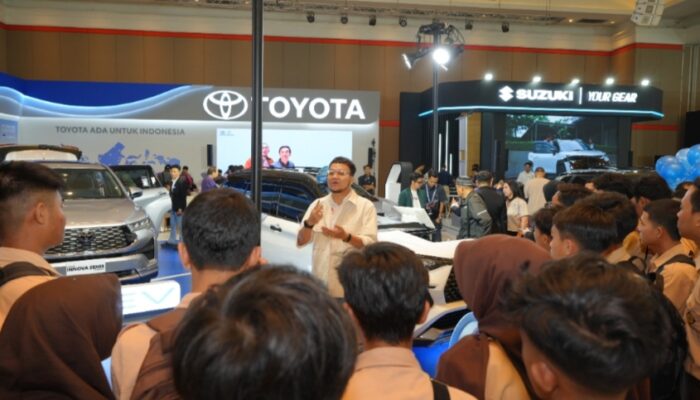 Gelar Education Day di GIIAS Bandung 2026, Ratusan Pelajar Antusias Jajal Langsung Inovasi Otomotif