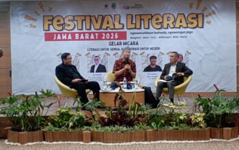 Bedah Buku, Daddy Rohanady Ajak Generasi Muda Rajin Membaca dan Belajar dari Pengalaman