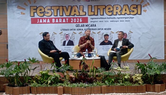 Bedah Buku, Daddy Rohanady Ajak Generasi Muda Rajin Membaca dan Belajar dari Pengalaman