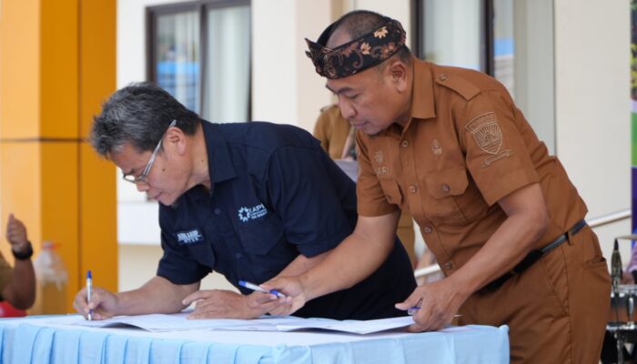 Langit Sumedang Satukan 13 Negara, Bupati Dony Petik Filosofi Paralayang untuk ASN dan Warga