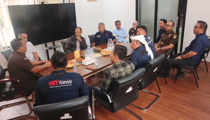 Kejari Sumedang Dukung Pembangunan Daerah, Ajak Media Massa Lakukan Pengawasan Proyek Pemda
