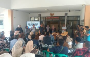 Sosialisasi Pilkades Digital di Cimalaka, Calon Kades Ikuti Simulasi dan Deklarasi Damai