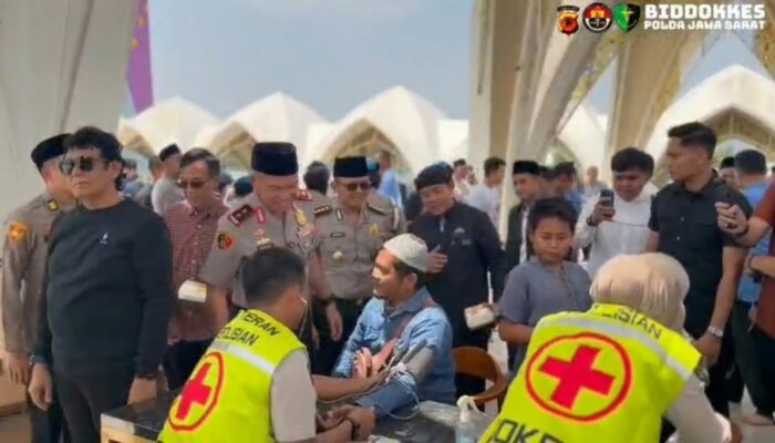 Biddokkes Polda Jabar Gelar Pengobatan Gratis di Masjid Al-Jabbar, 153 Warga Dilayani