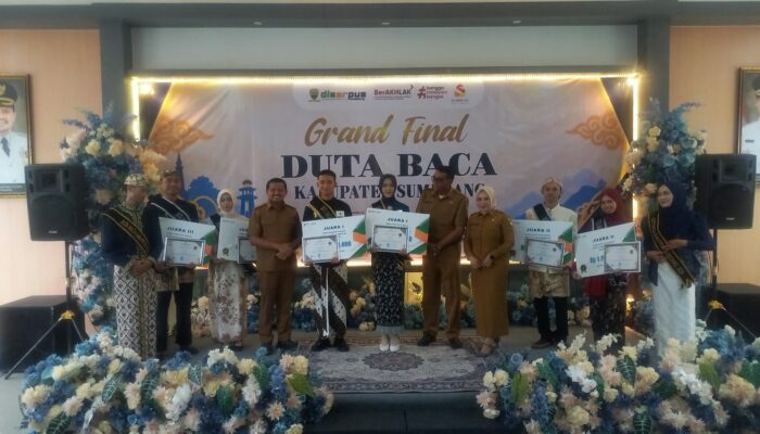 Tingkatkan Budaya Literasi, Bupati Sumedang Sematkan Selempang Duta Baca 2026