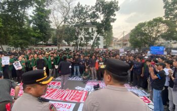 Dua Tahun Kepemimpinan Prabowo-Gibran, Gelombang Aksi Mahasiswa dan Masyarakat Mengguncang Bandung