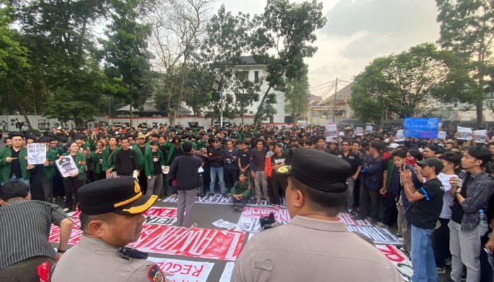 Dua Tahun Kepemimpinan Prabowo-Gibran, Gelombang Aksi Mahasiswa dan Masyarakat Mengguncang Bandung
