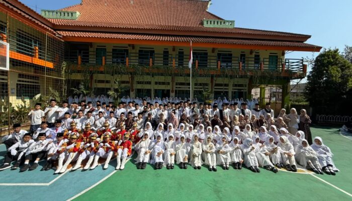 Kado Indah Hari Santri, Santri Murid Al Mashduqi IIBS Garut Ukir Prestasi di Dua Kompetisi Nasional