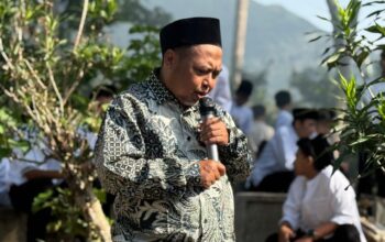 Ziarah Perdana Usai Pelantikan, BEST Al Mashduqi IIBS Garut Teladani Jejak Ulama di Momentum Hari Santri