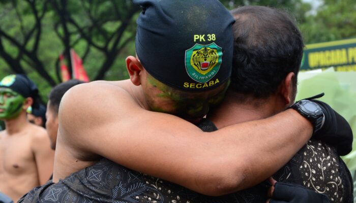 Tangis Haru Orang Tua Warnai Pelantikan 282 Bintara Remaja TNI AD di Secaba Rindam III/Siliwangi