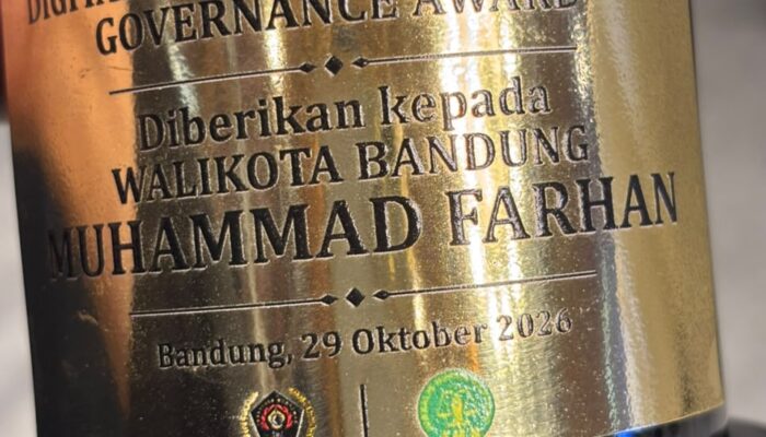 Farhan Raih Digital Safety Leadership Award, Pemkot Bandung Didorong Perkuat Keamanan Digital
