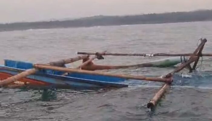 Perahu Dihantam Ombak Tinggi di Perairan Pamoekan Cipatujah, Dua Nelayan Tasikmalaya Hilang
