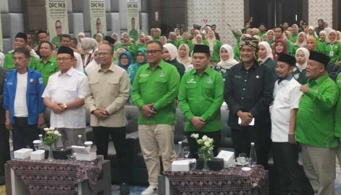H. Oleh Soleh Roasting Viman dan Diky di Acara PKB Kota Tasik