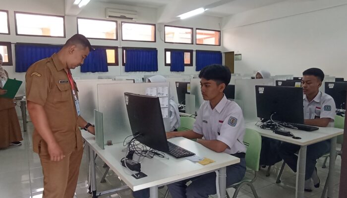 Keterbatasan Komputer, SMAN 8 Bandung Gelar TKA 439 Siswa dalam Dua Gelombang